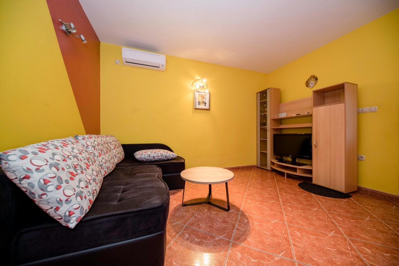 Ferienwohnung Kuca Leonora Banjol Exterior foto