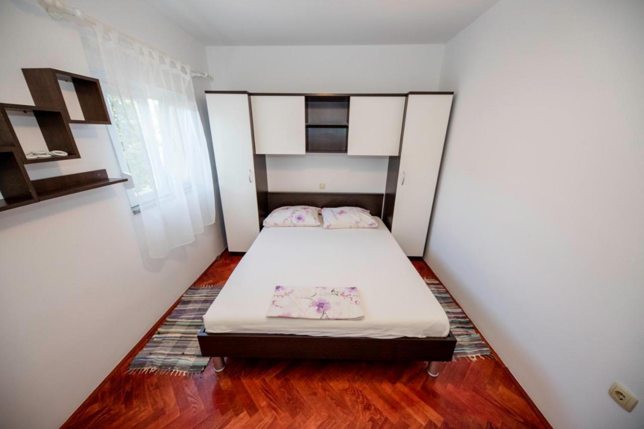 Ferienwohnung Kuca Leonora Banjol Exterior foto