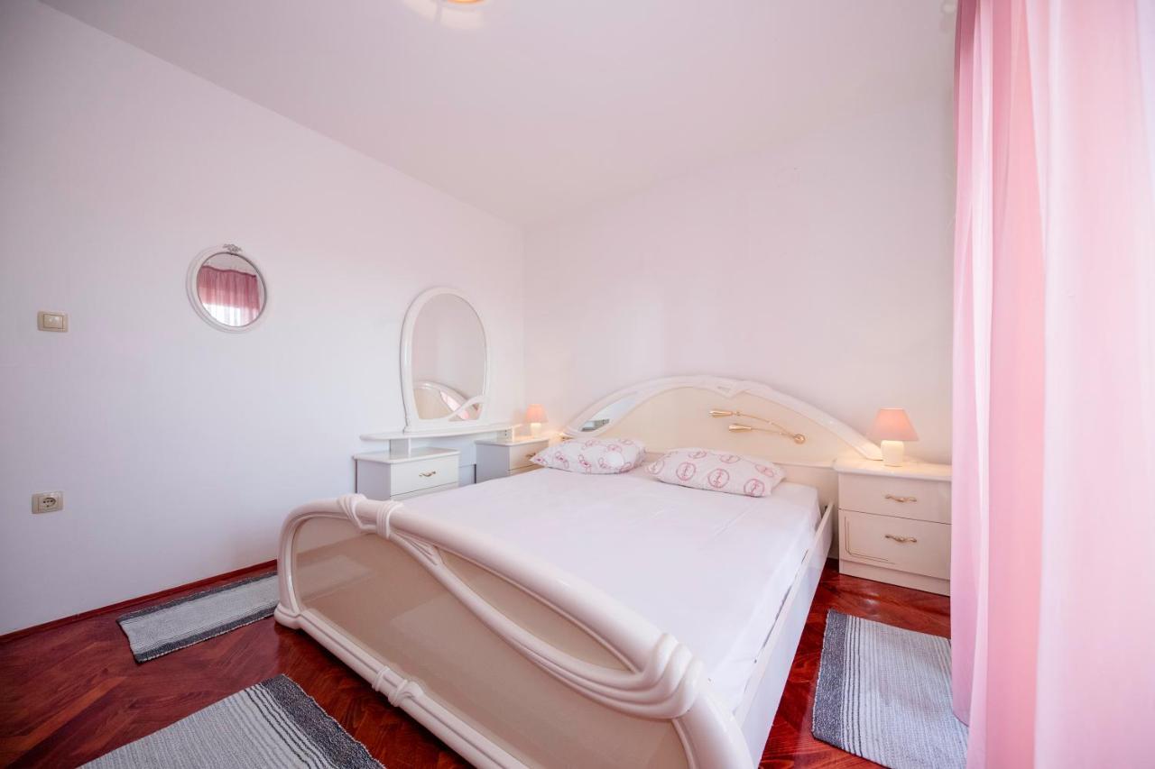 Ferienwohnung Kuca Leonora Banjol Exterior foto