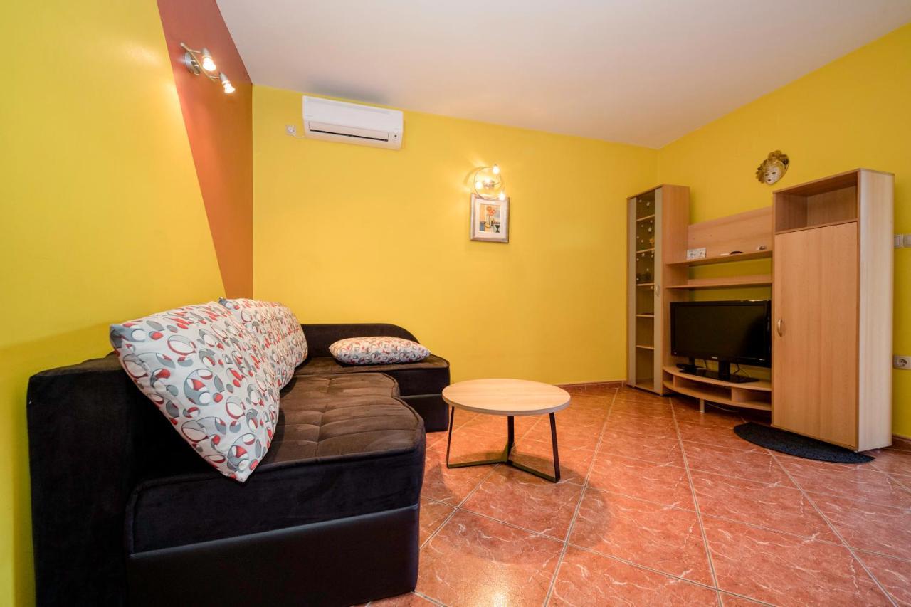 Ferienwohnung Kuca Leonora Banjol Exterior foto