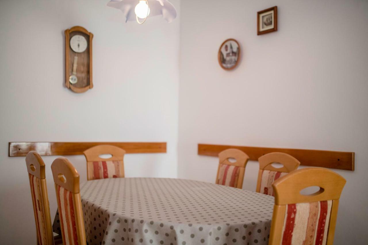 Ferienwohnung Kuca Leonora Banjol Exterior foto