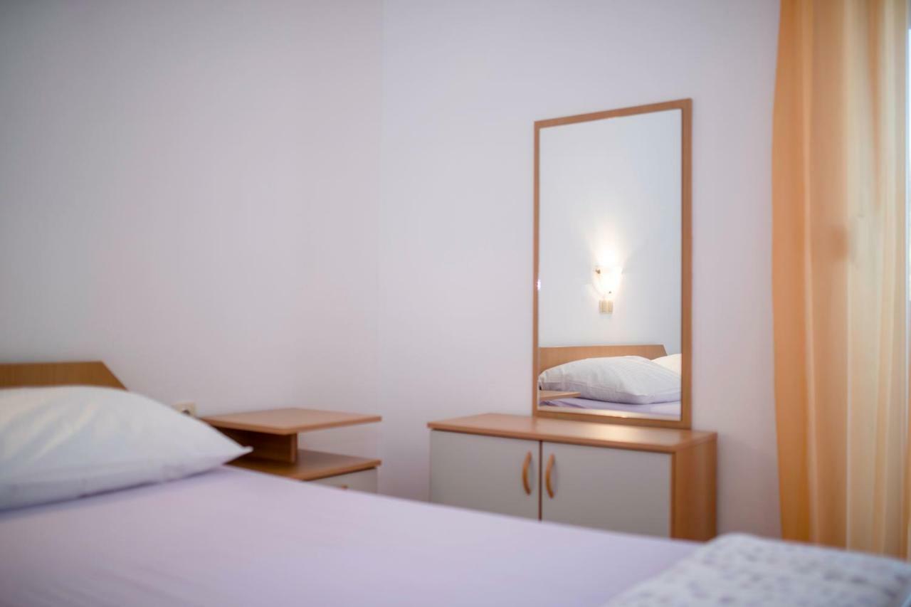 Ferienwohnung Kuca Leonora Banjol Exterior foto