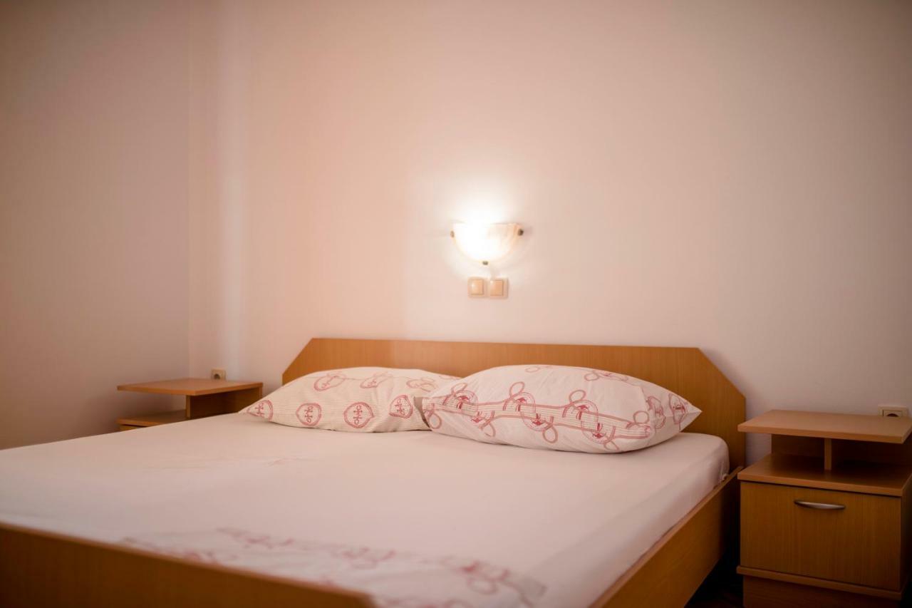 Ferienwohnung Kuca Leonora Banjol Exterior foto