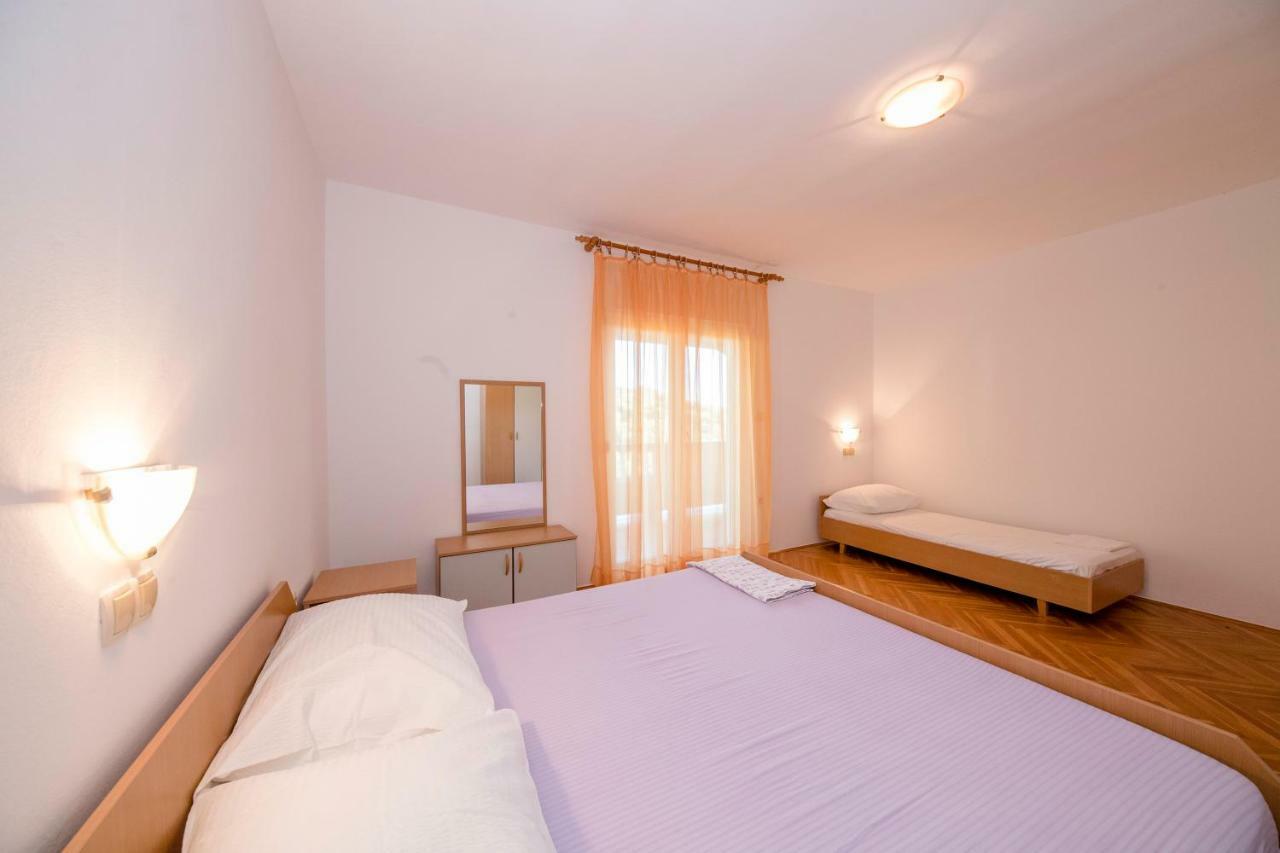Ferienwohnung Kuca Leonora Banjol Exterior foto