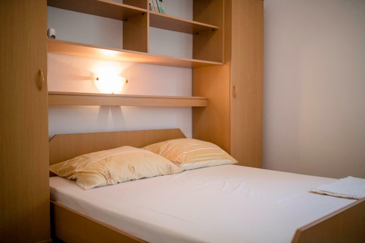 Ferienwohnung Kuca Leonora Banjol Exterior foto