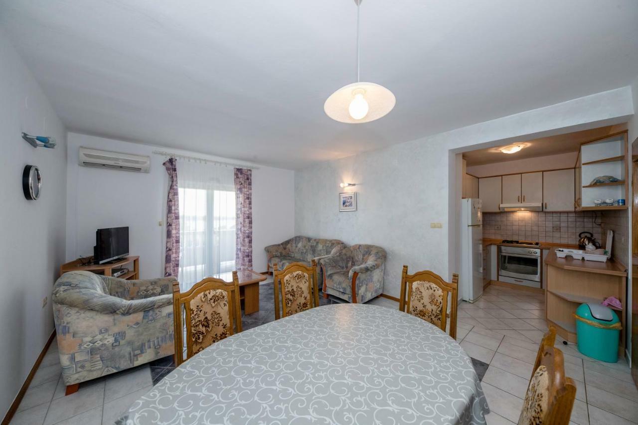 Ferienwohnung Kuca Leonora Banjol Exterior foto